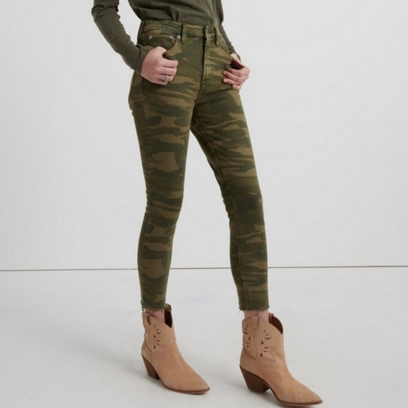 Lucky Brand Camo Bridgette Crop Jeans (0/25) - Picture 3 of 8